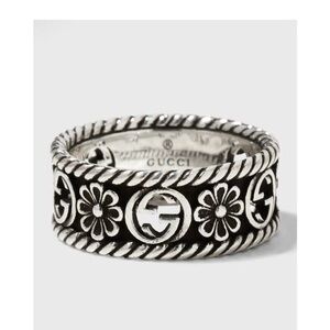 Gucci Black and Silver Logo Floral Ring